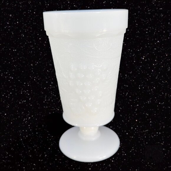 Anchor Hocking White Milk Glass Footed Tumbler Goblet Grape Vine Vintage Set 4 - Picture 4 of 12